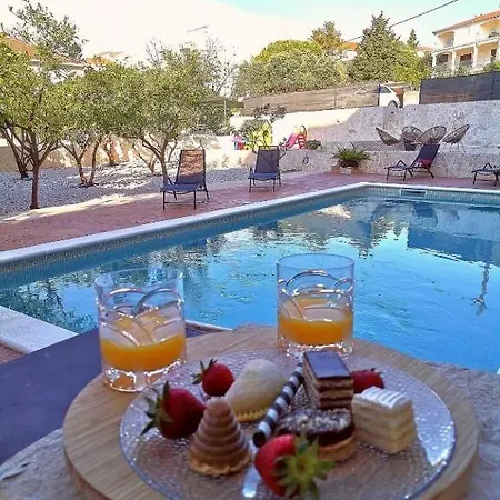 Sea Stone House 1 شقة تروغير