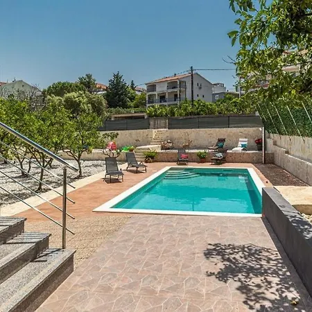 Sea Stone House 1 شقة تروغير