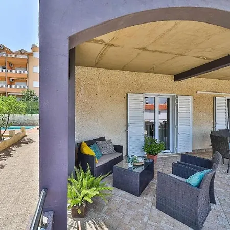 Sea Stone House 1 شقة *